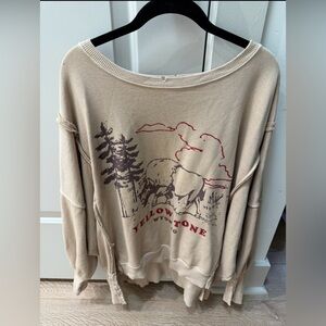 Free People Small Yellowstone Camden Sweatshirt. 🖤⚡️